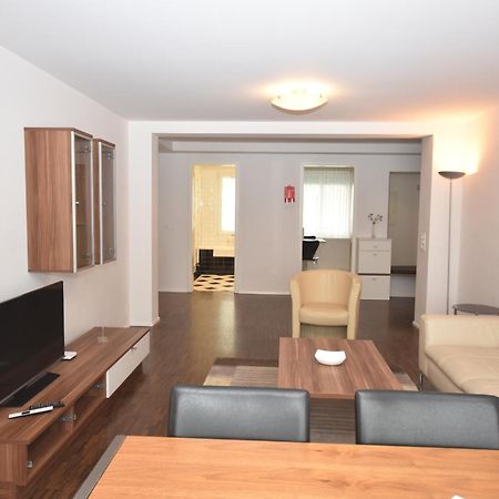 Stylish 2Br Near Lake - Flower 3 Zurich Ngoại thất bức ảnh