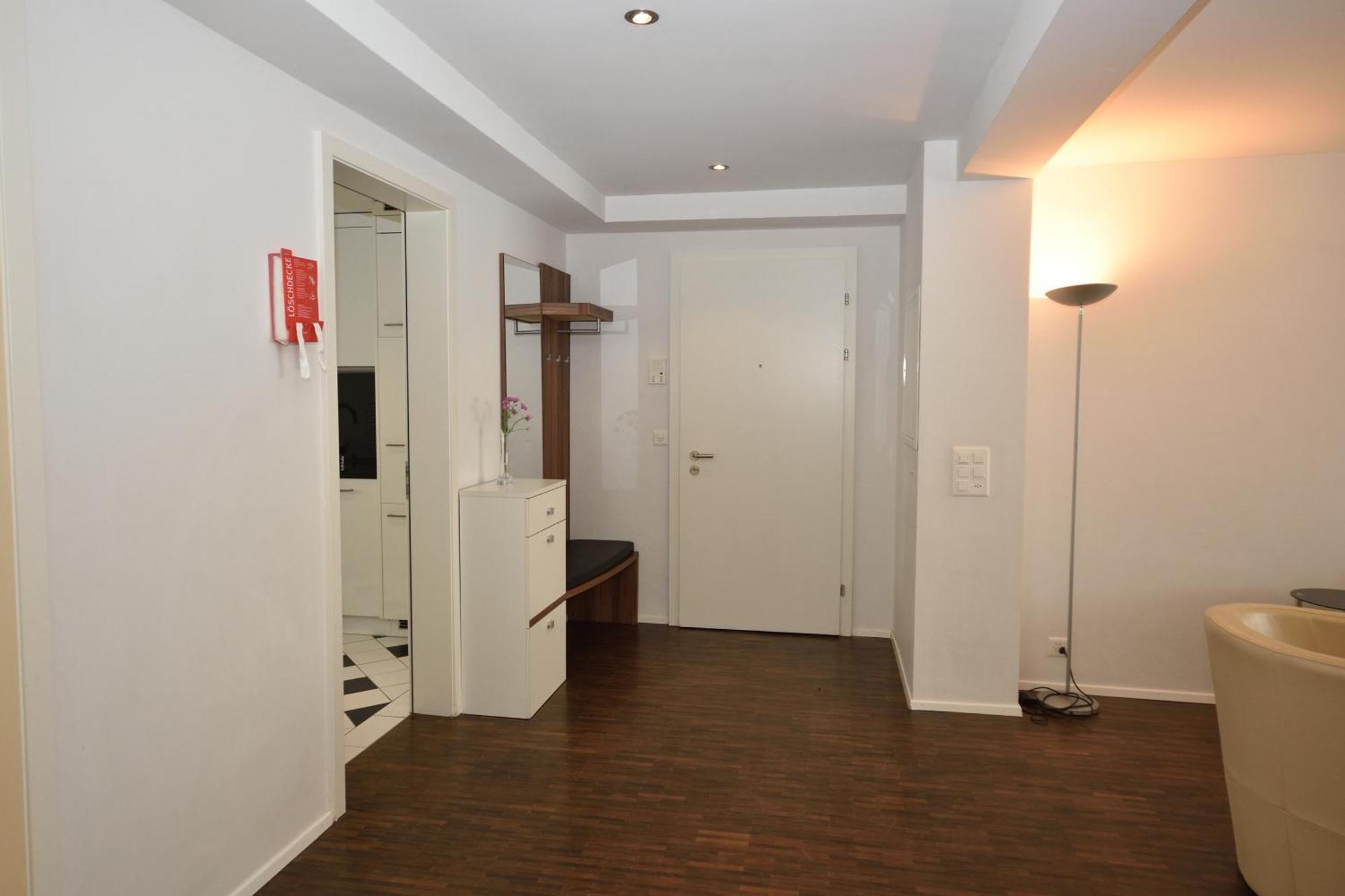 Stylish 2Br Near Lake - Flower 3 Zurich Ngoại thất bức ảnh