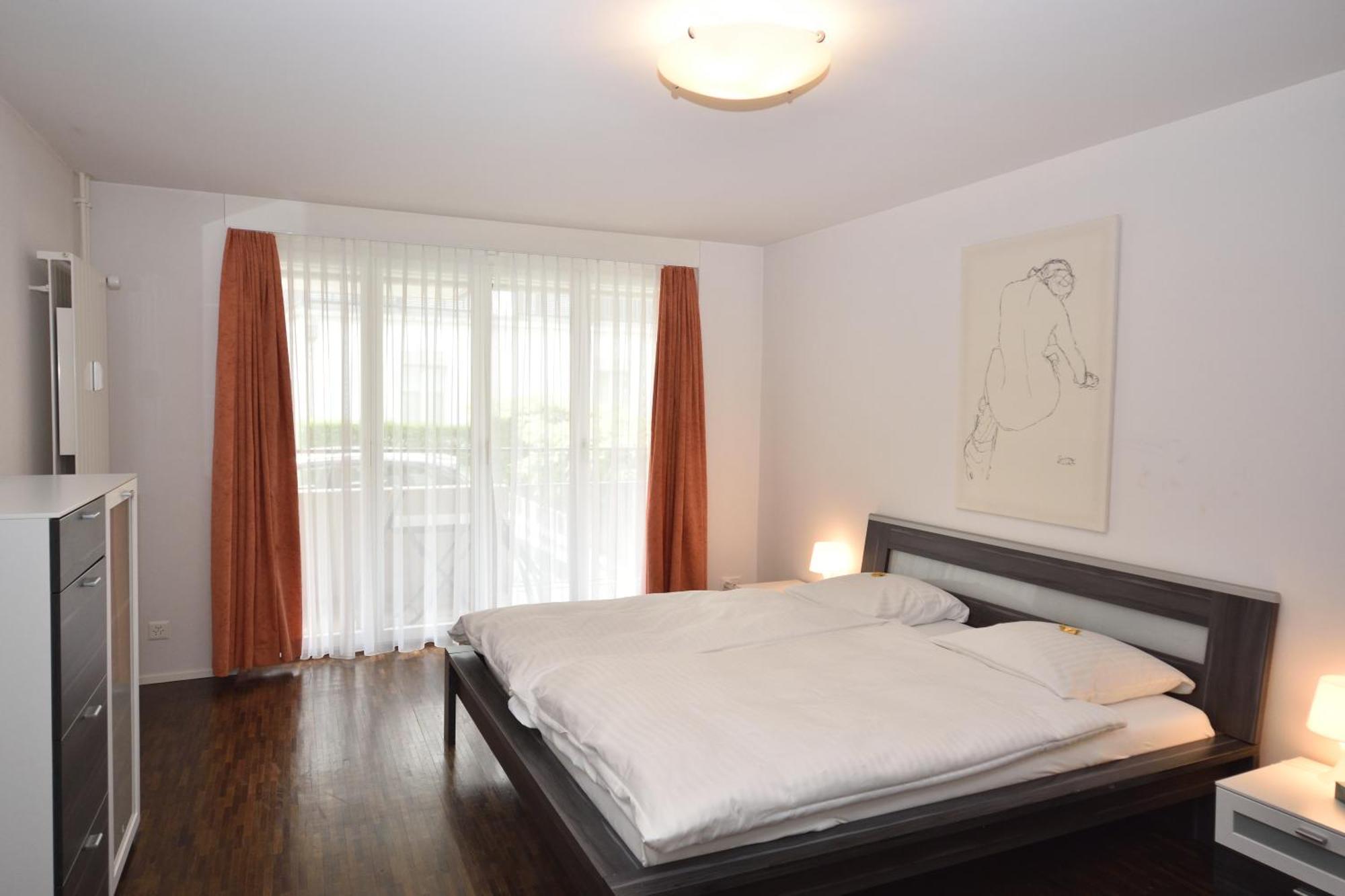 Stylish 2Br Near Lake - Flower 3 Zurich Ngoại thất bức ảnh