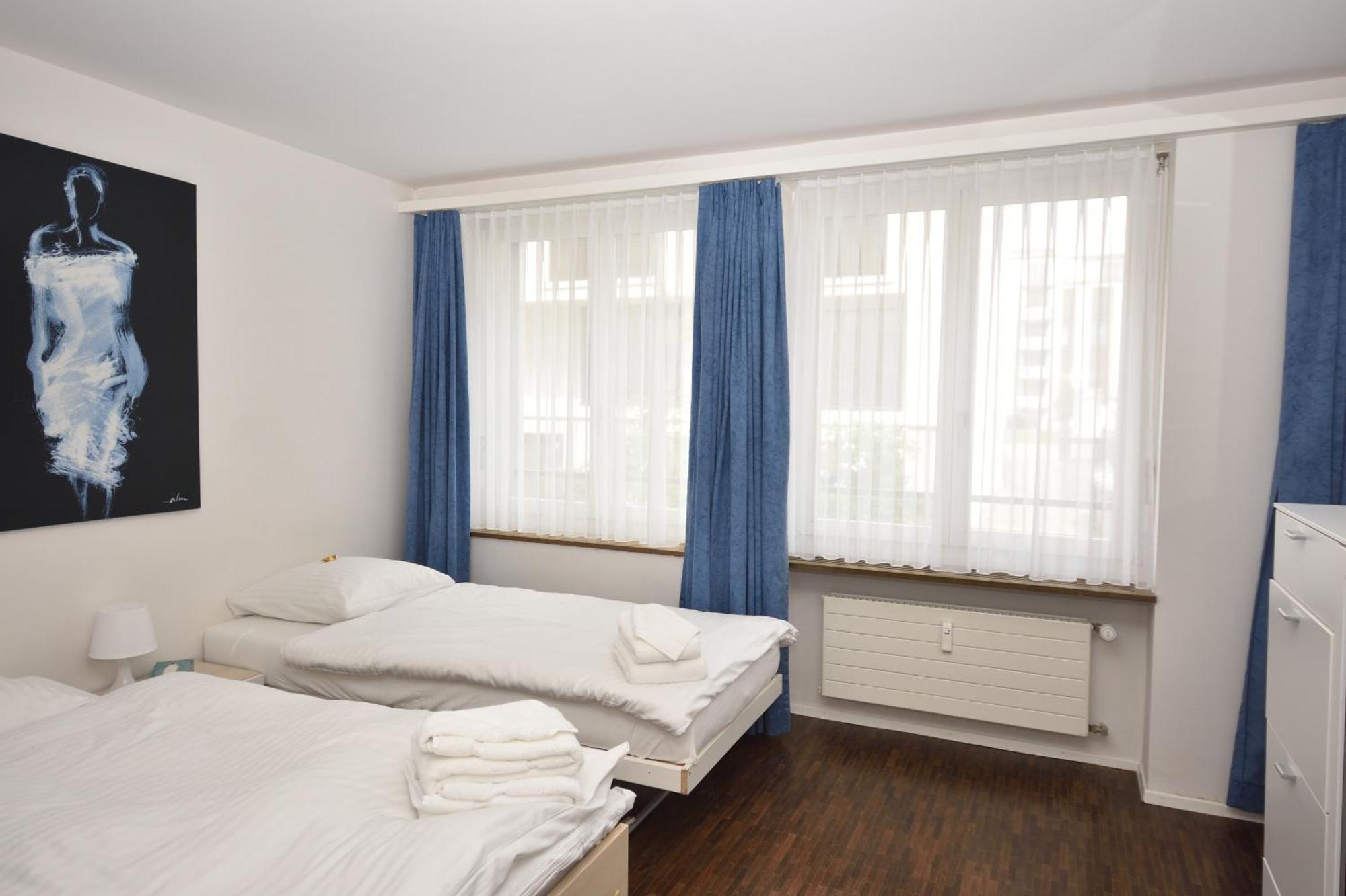 Stylish 2Br Near Lake - Flower 3 Zurich Ngoại thất bức ảnh