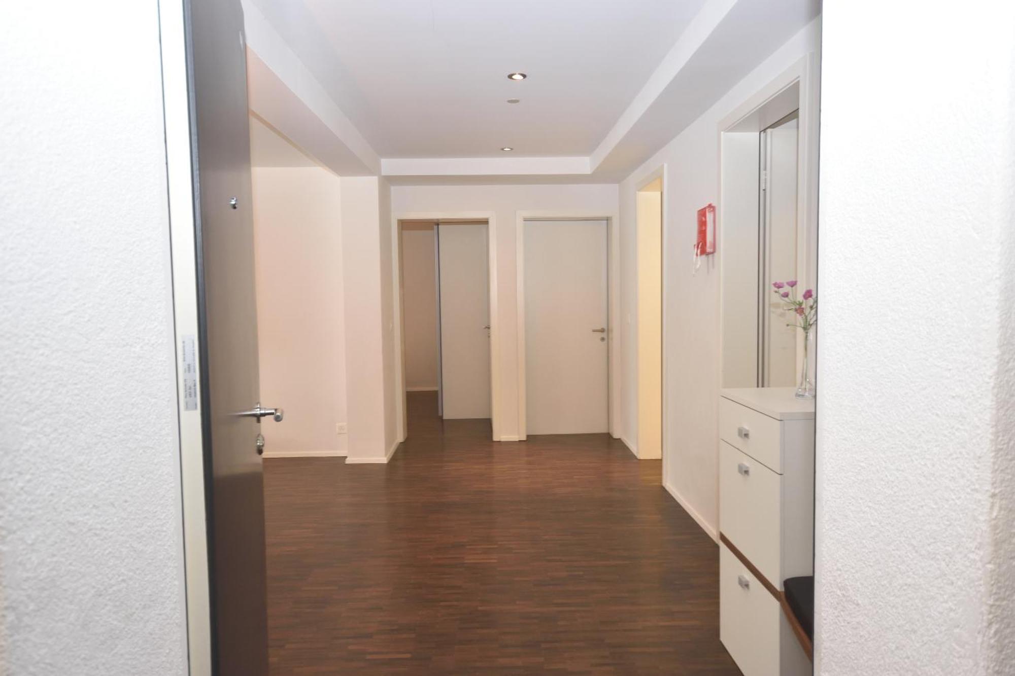 Stylish 2Br Near Lake - Flower 3 Zurich Ngoại thất bức ảnh