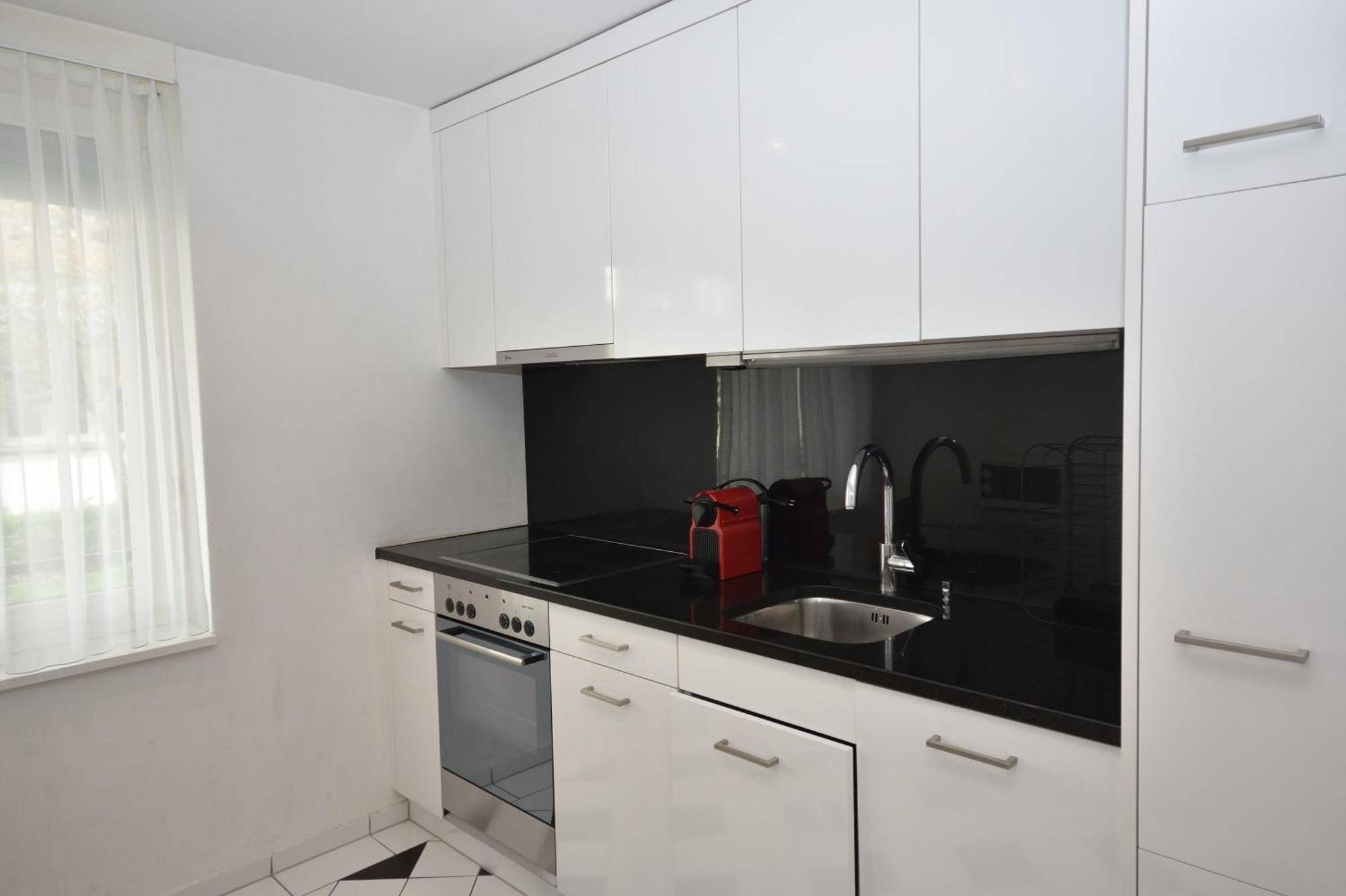 Stylish 2Br Near Lake - Flower 3 Zurich Ngoại thất bức ảnh